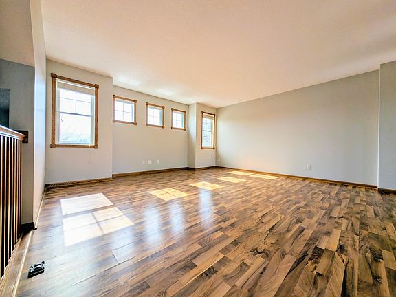3rd image of 1911 Red Maple Ln