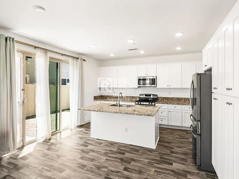 1604 Armijo Pl — Photo 9