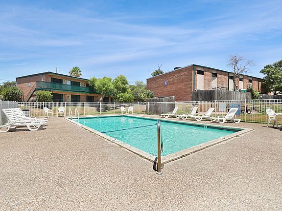 3rd image of 3102 Santa Fe St #75f8c2ec8
