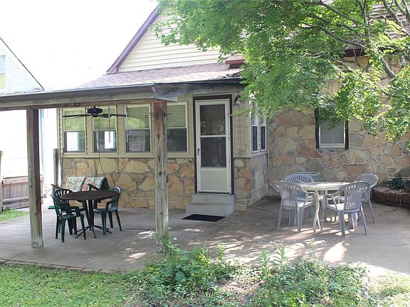 4th image of 2819 Burgess Ln