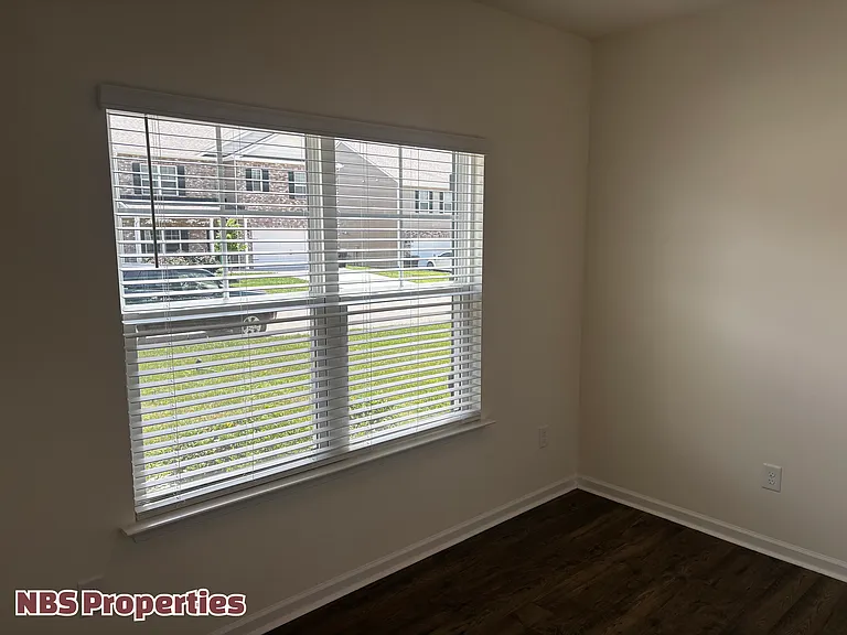 12309 Manhattan Ln — Photo 30