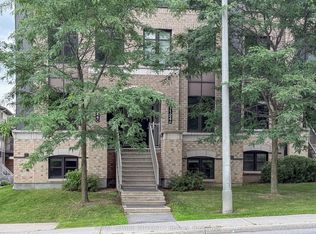 1124 Klondike Rd #D, Ottawa, ON K2K 0H2