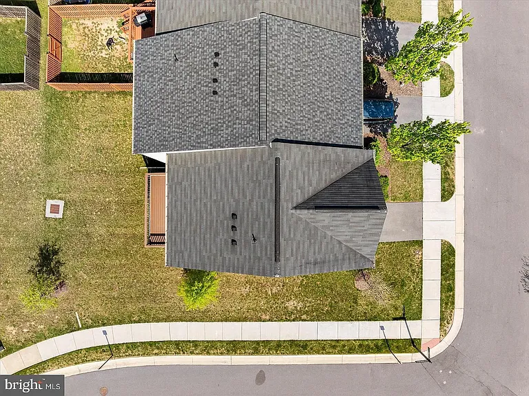 109 Splendor Garden Way — Photo 31