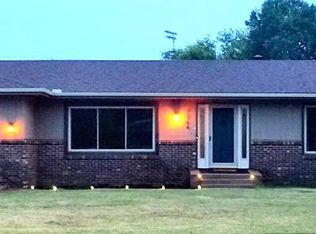 2364 Wesley St, Salina, KS 67401