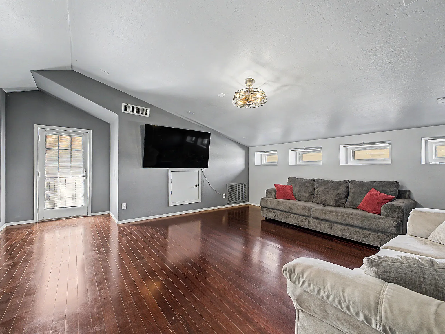 3 bed, 1463 sqft, $2,150 — Photo 4