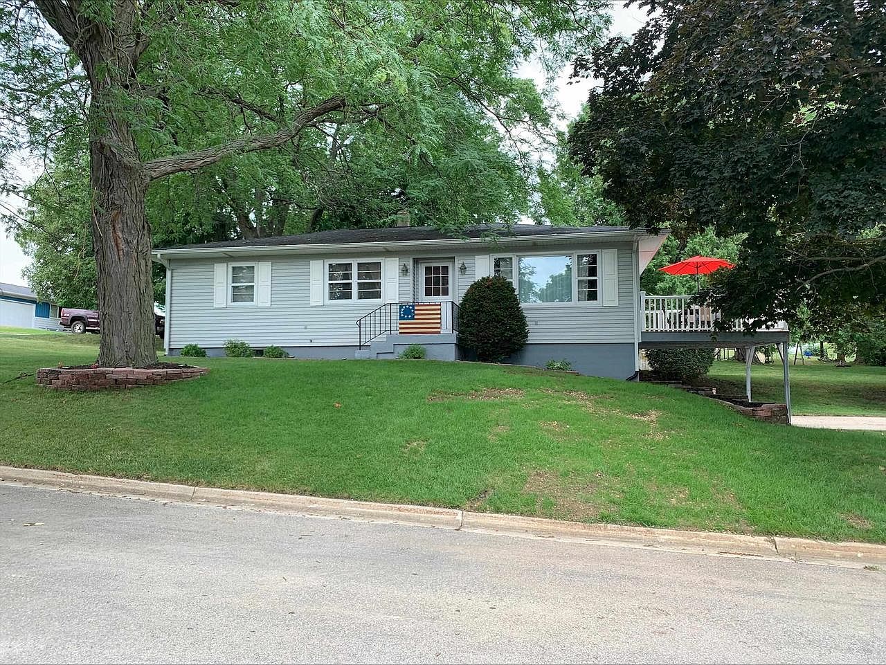 712 East Frank Street, Darlington, WI 53530 Zillow