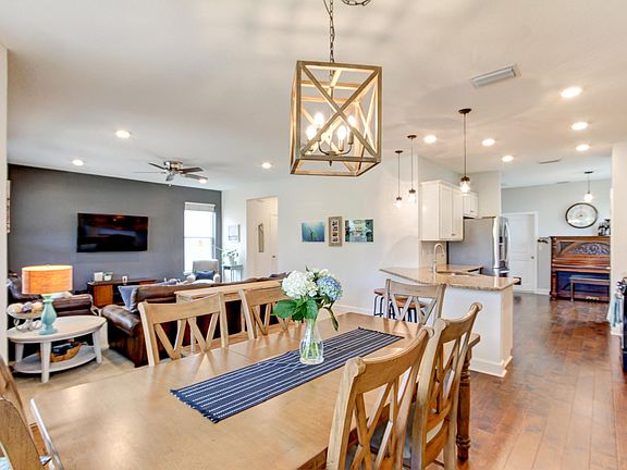 4th image of 93 Skylar Ln