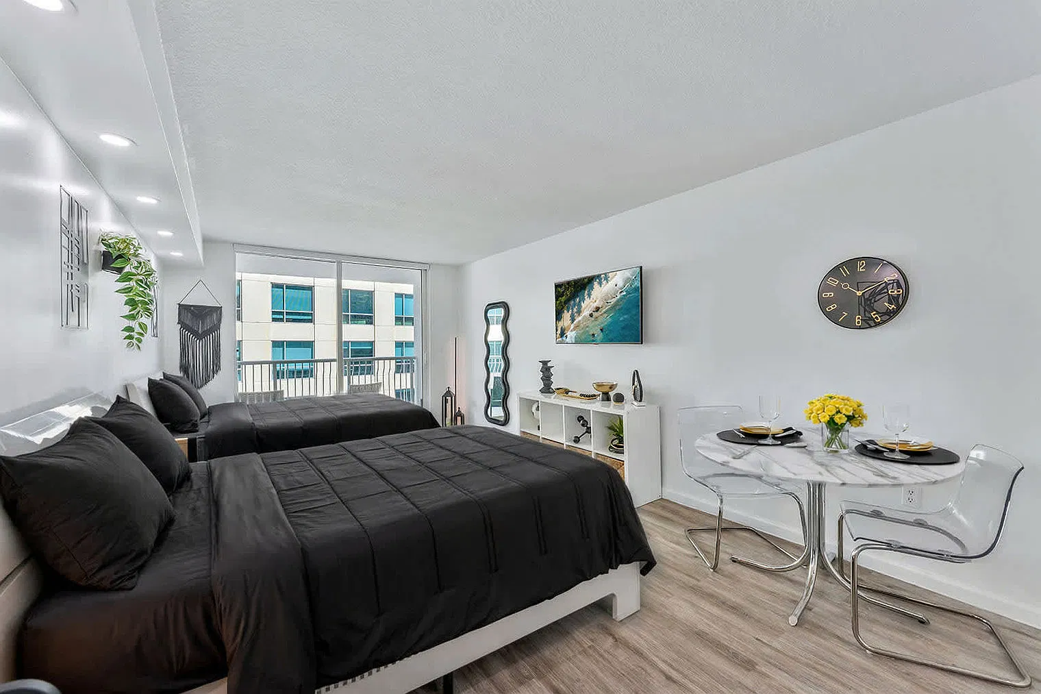 1 bed, 1.0 bath, 4574 sqft, $4,314 — Photo 3