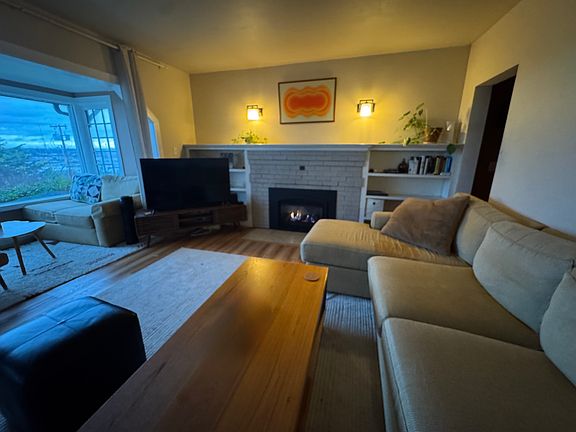 Dining/Living room with gas fireplace