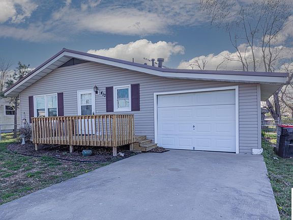 3rd image of 410 Crescent Dr