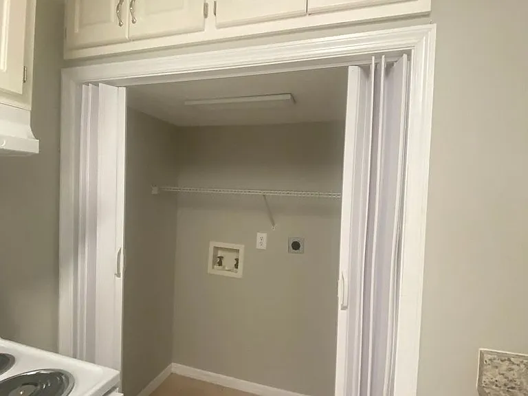 388 Massalina Dr — Photo 7