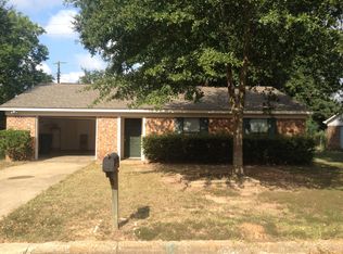 303 Ridgecrest Dr, Nacogdoches, TX 75961