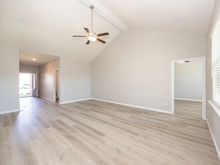 208 Harvey St — Photo 23
