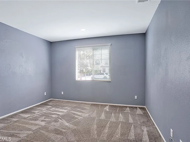 574 Feeder St — Photo 17