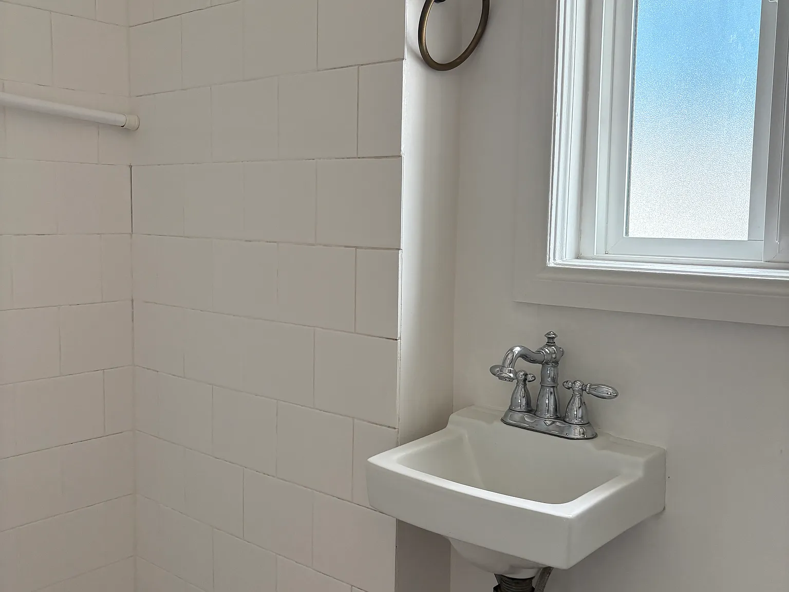 Studio, 300 sqft, $1,545 — Photo 3