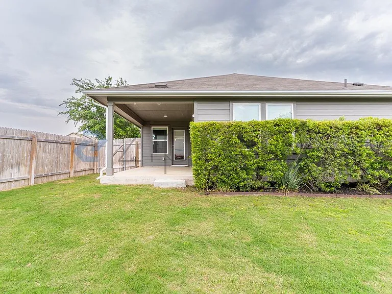 1520 Homestead Farms Dr — Photo 17