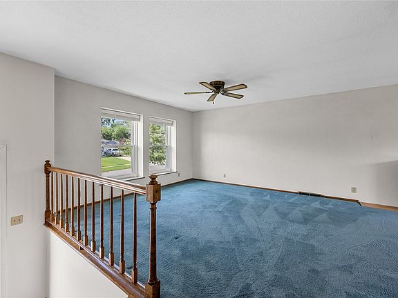 3rd image of 230 Sussex Dr NE
