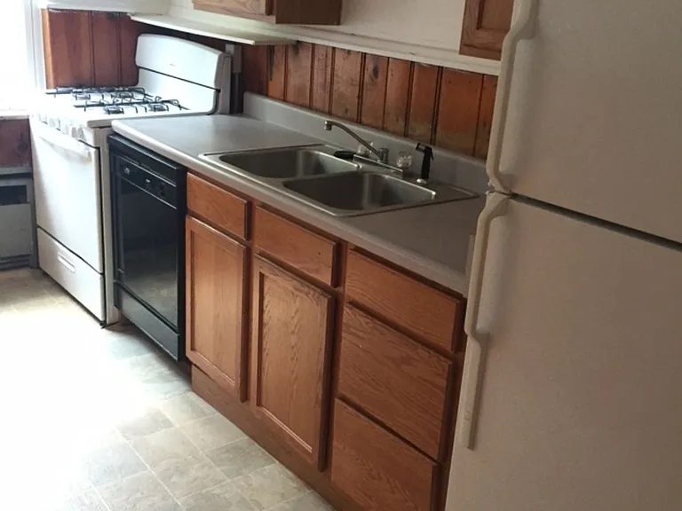 596 Lowell Ave — Photo 22