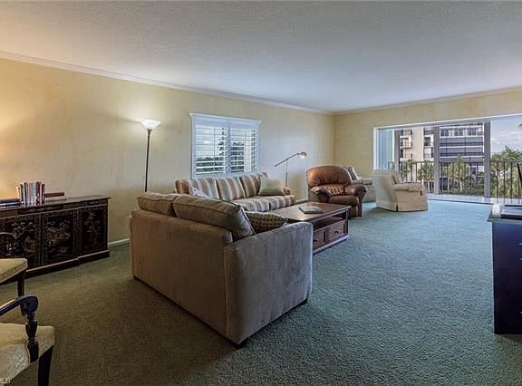 4th image of 3401 Gulf Shore Blvd N