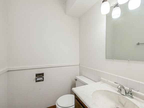 5th image of 7815 Douglas Ave APT 205