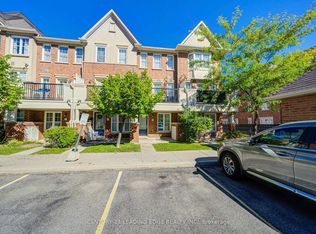 40 Mendelssohn St #17, Toronto, ON M1L0G8