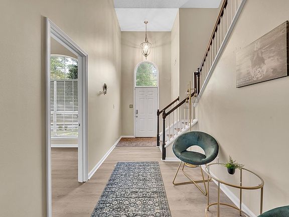 4th image of 8325 Springhead Ln #4