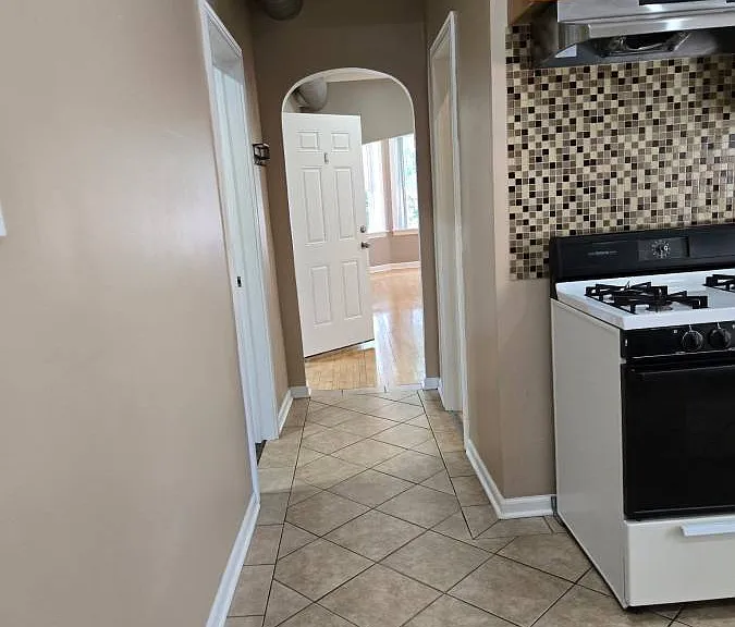 3037 W 40th Pl — Photo 3