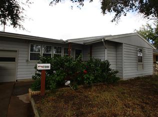7206 Sycamore Dr, Galveston, TX 77551