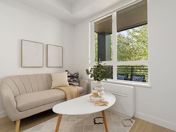 4th image of 2450 Garden Dr #306