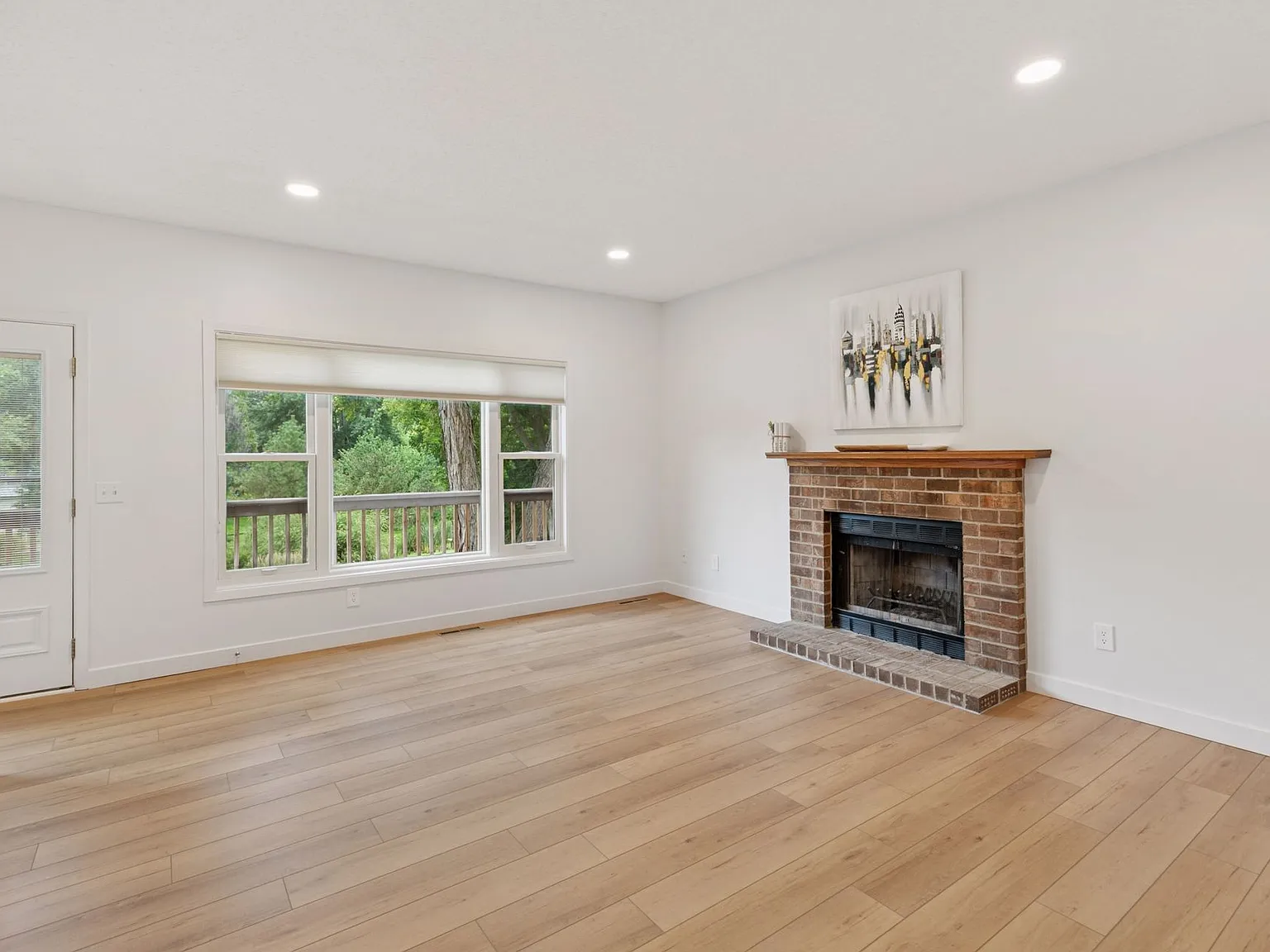 4 bed, 3012 sqft, $4,700 — Photo 2
