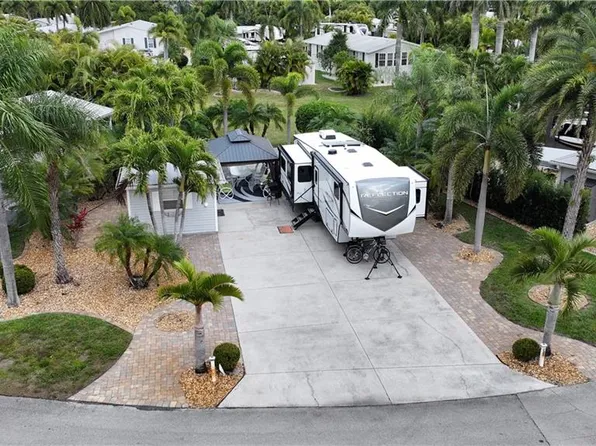 5823 Burrwood CT, FORT MYERS, FL 33905