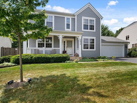 2nd image of 2433 Columbia Ln