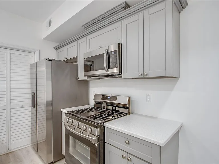 500 S 18th St #1 — Photo 2