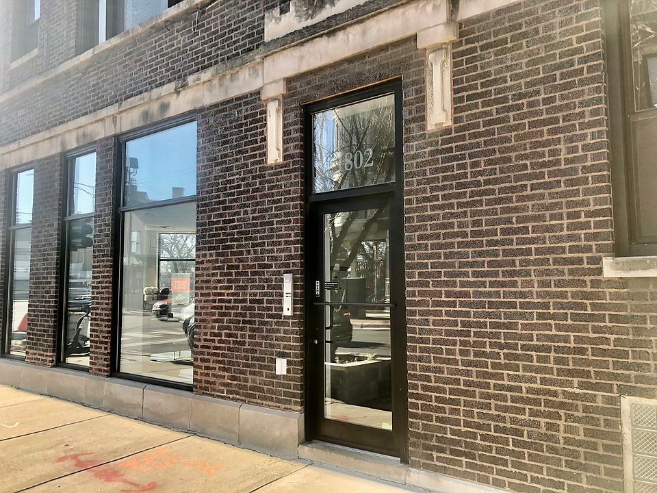 1st image of 1802 N Sheffield Ave #2R