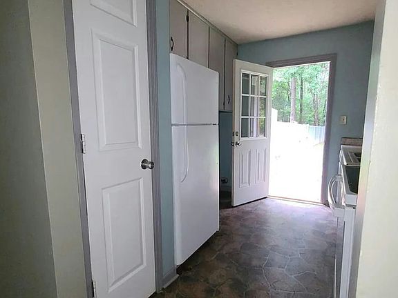 4th image of 180 Ramble Hills Cir #180
