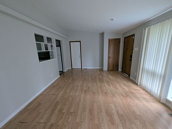 2nd image of 1138 Lakeview Ave