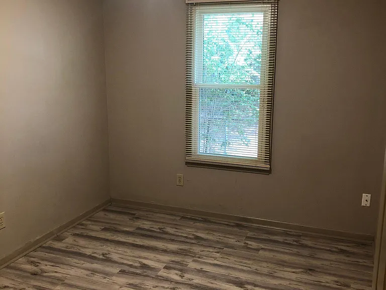 1808 College St SE — Photo 7