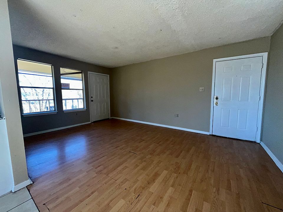 1st image of 1271 W Azalea Park Dr #D