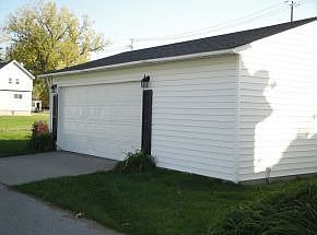 2nd image of 1112 N Jackson St