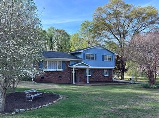 207 Cart Dr, Spartanburg, SC 29307