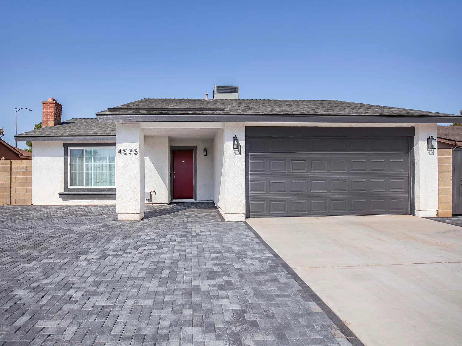 3 bed, 1202 sqft, $2,100 — Photo 1