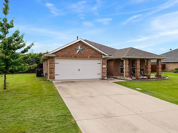 3rd image of 2800 Stoney Hollow Ln