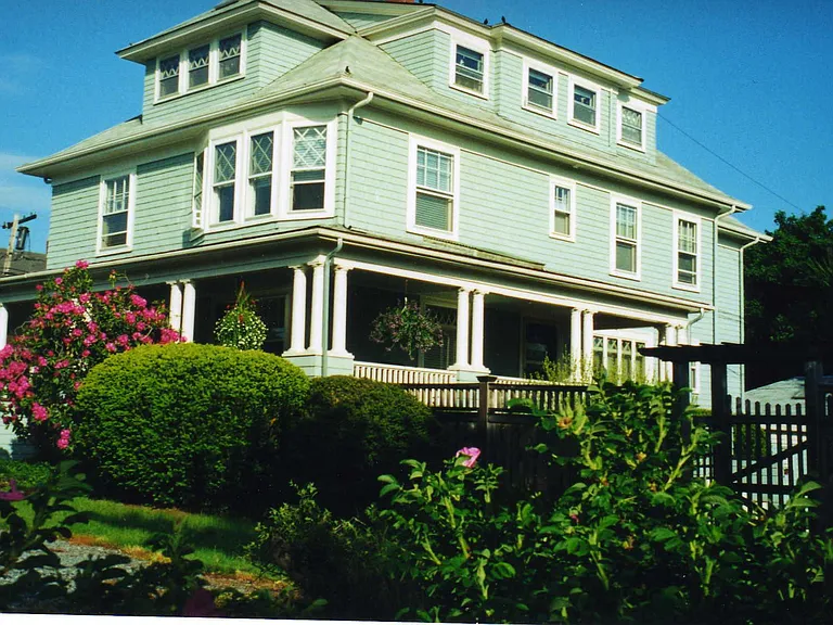 11 Beach Rd #1R — Photo 1