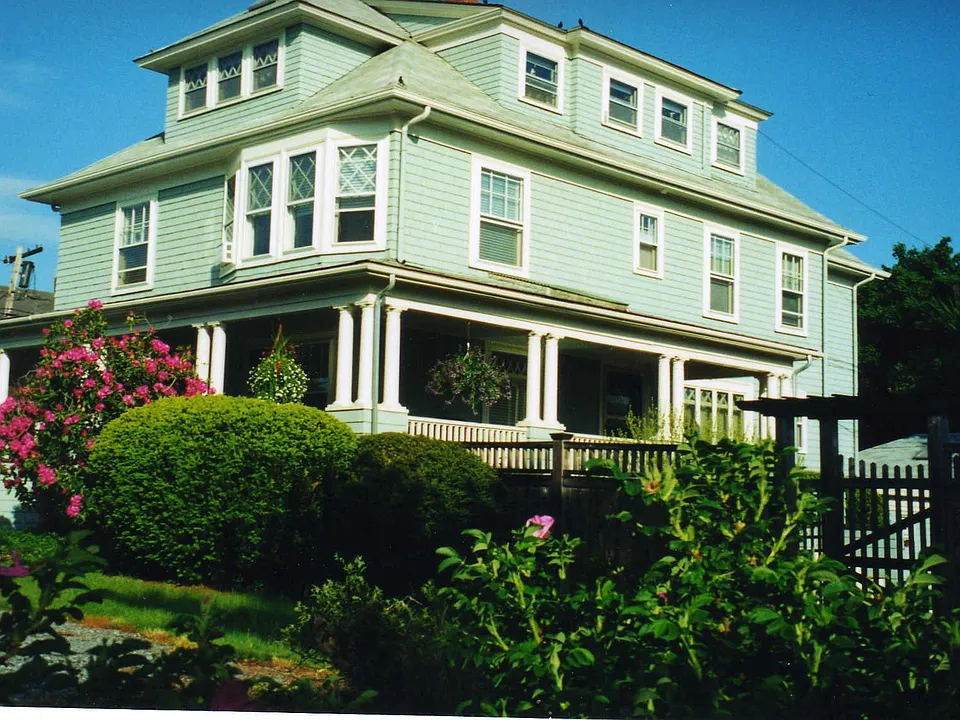 11 Beach Rd #1R