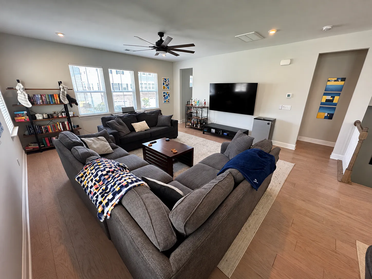 3 bed, 2.5 bath, 2394 sqft, $2,495 — Photo 4
