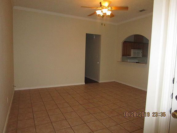 2nd image of 3820 Oldenburg Ln