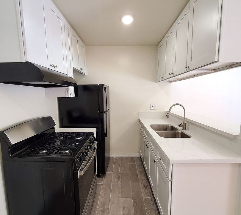 1st image of 6701 Fountain Ave #9727242