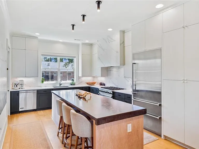 3667 Peachtree Rd NE #1 — Photo 9