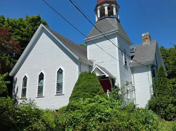 47 Union Ave #1, Westport, MA 02790