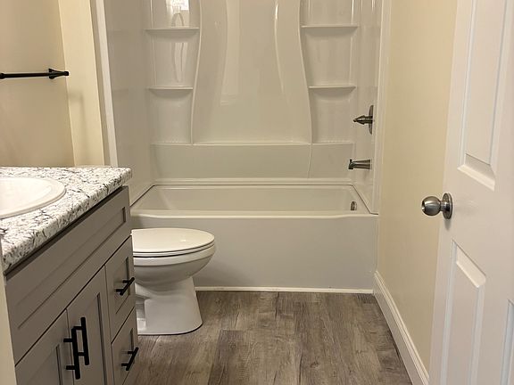 3rd image of 1960 Collegewood Dr #109